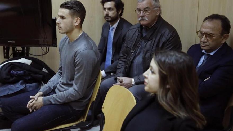 Lucas Hernández y su expareja, condenados por maltrato