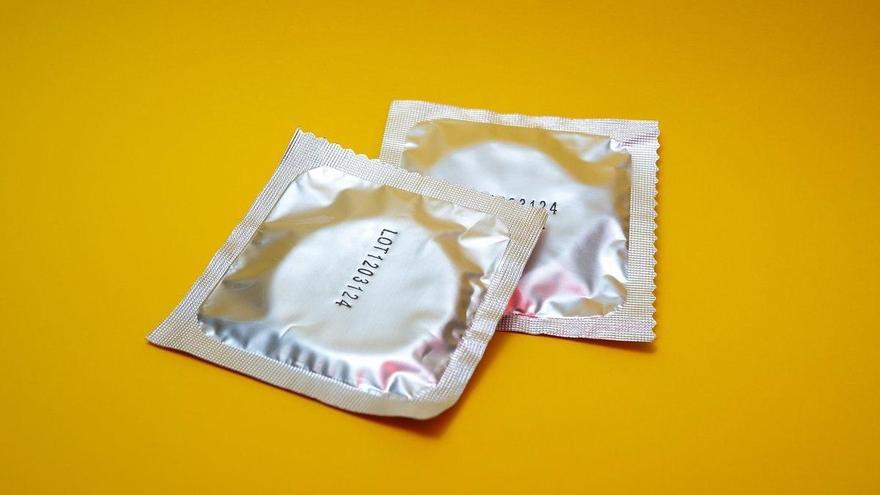 Sanitat invertirà 10 milions el 2024 per donar preservatius gratis a joves entre 16 i 22 anys