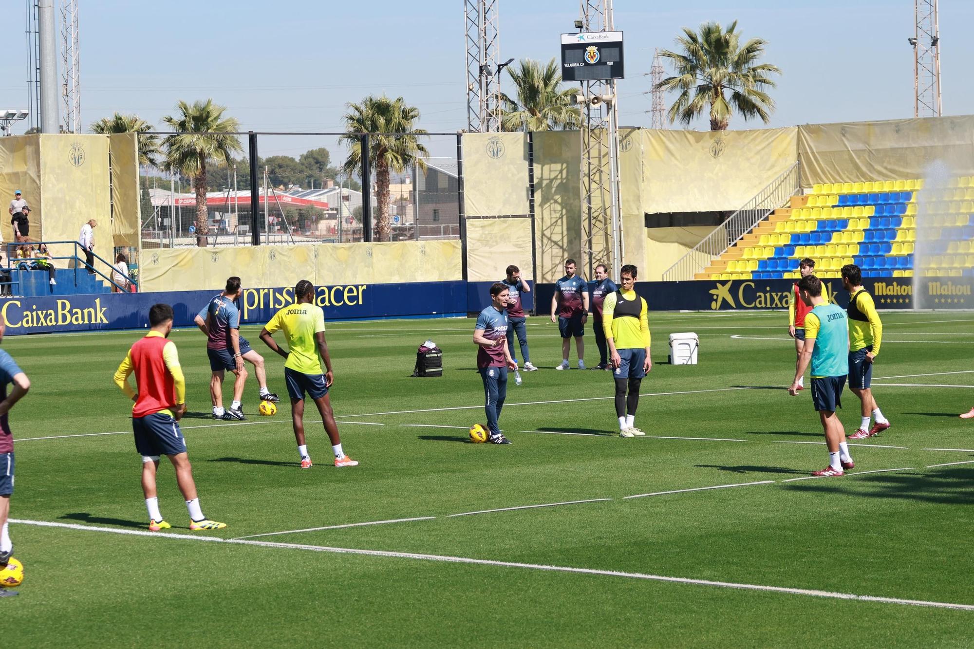 Galería | La afición del Villarreal disfruta con sus ídolos en el entrenamiento de puertas abiertas