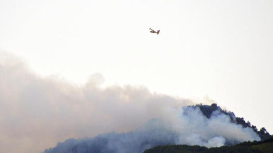 Imagen de un hidroavión en la montaña de Nambroque.