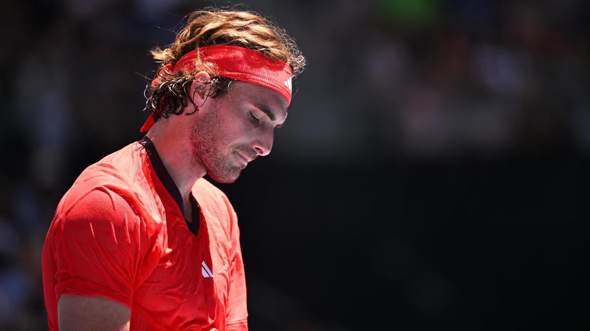 Stefanos Tsitsipas se despide a las primeras de cambio en Australia