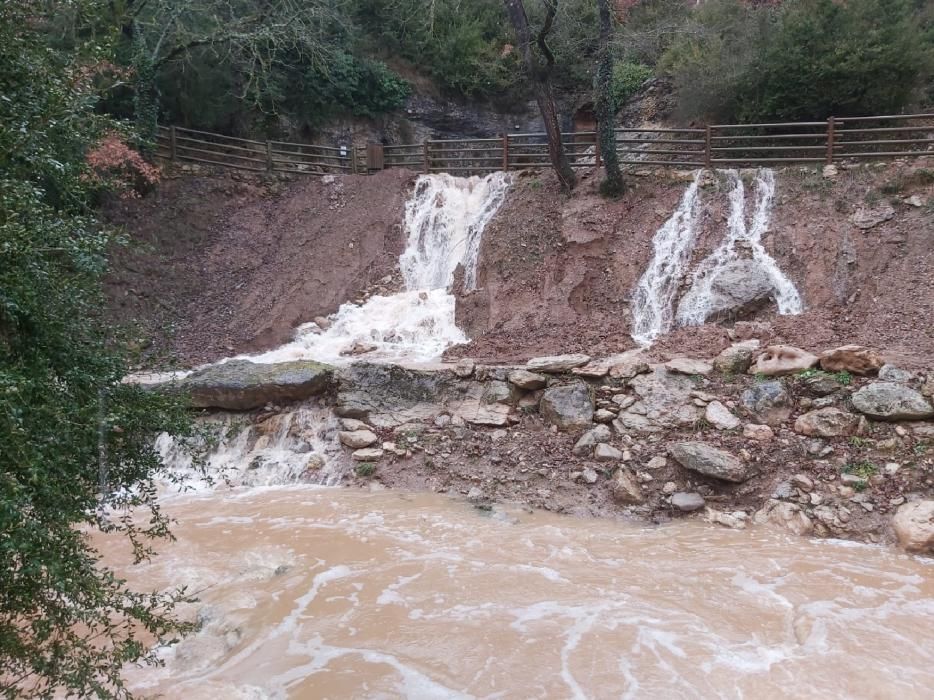 L'aigua a les Coves del Toll