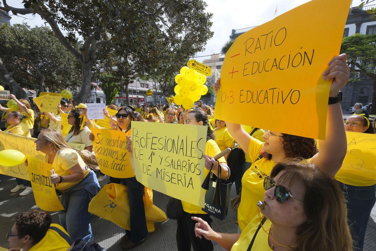 Concentración de trabajadoras de centros de educación infantil (0 a 3 años), en el parque San Telmo