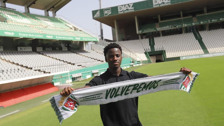 Presentación de Adilson Mendes como jugador del Córdoba CF