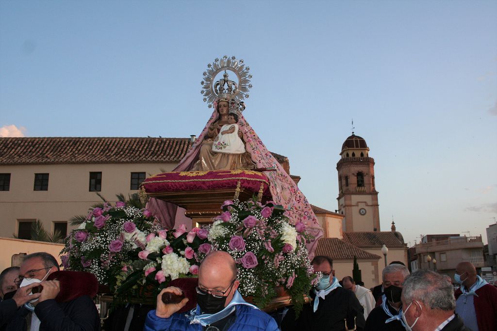 La Virgen de las Huertas vuelve a su casa arropada por decenas de lorquinos