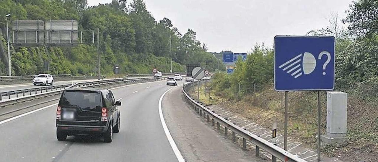 El radar de la salida del túnel de La Bolgachina antes de su retirada el pasado enero.