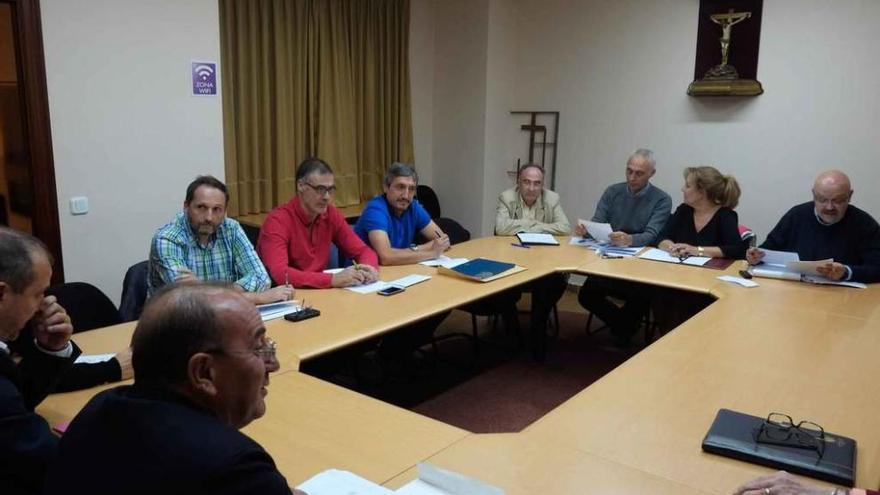 Reunión del Consejo Rector de la Junta Pro Semana Santa, ayer en la sede.