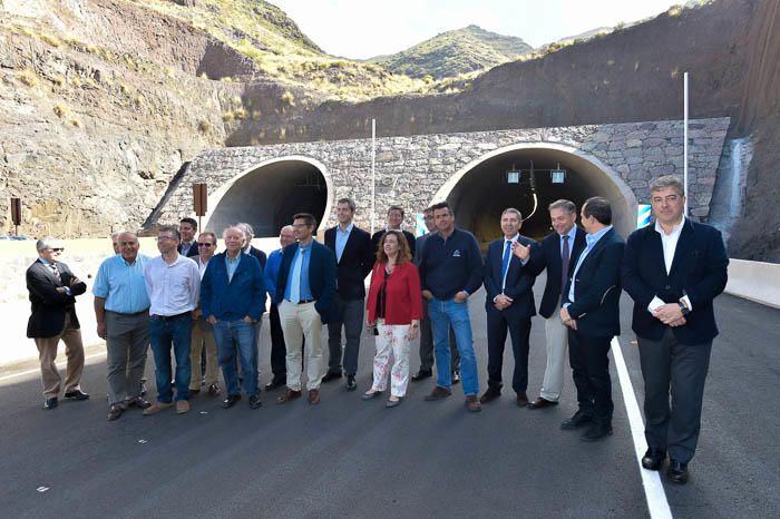 Apertura del primer tramo de la carretera de La ...