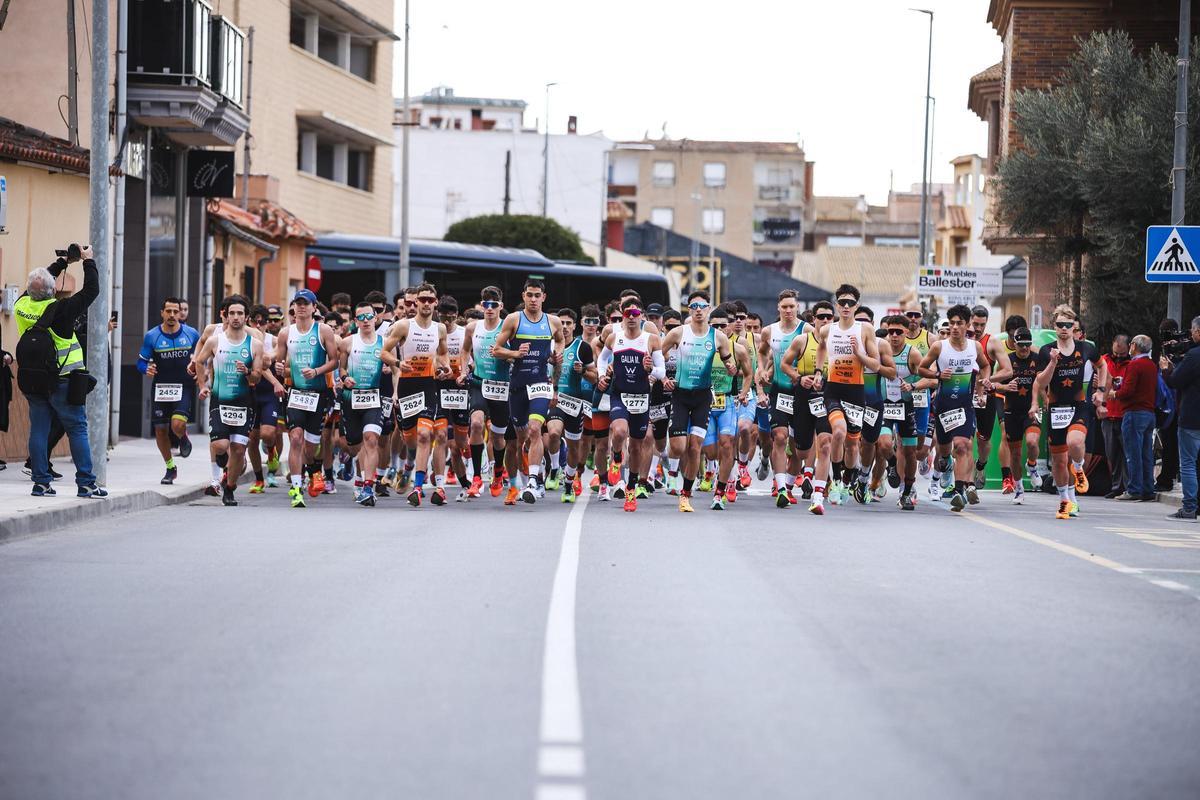 La competición mantuvo la emoción de principio a fin, ofreciendo un gran espectáculo deportivo y dejando patente el alto nivel competitivo de los clubes de triatlón y duatlón de la Comunitat Valenciana.