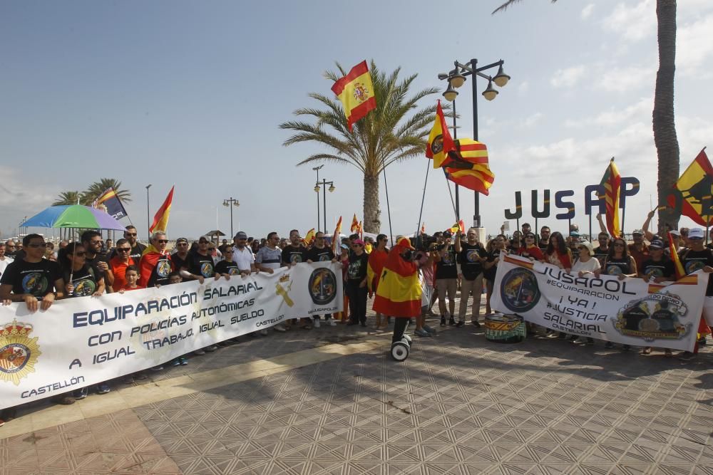 Protesta de Policías y guardias civiles en València