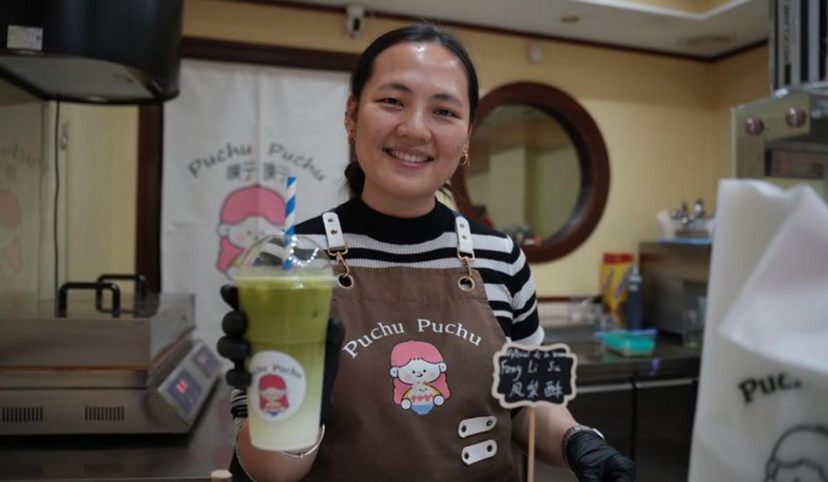 Yang Deng muestra un helado chino de Puchu Puchu.