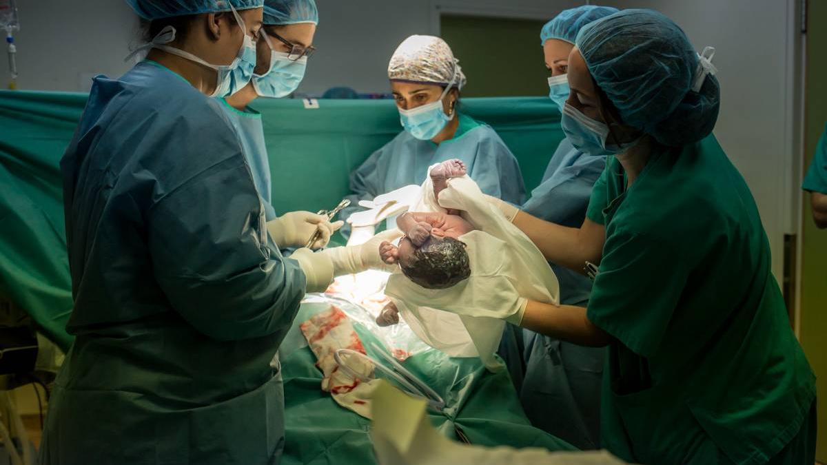 Las matronas murcianas, desbordadas por la cantidad de demandas de salud de las mujeres que tienen a su cargo