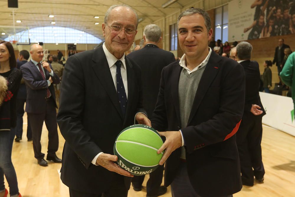 El Unicaja presenta la profunda remodelación de sus instalaciones, justo en la efeméride de su adquisición: el 18 de diciembre de 1985, la Sociedad Deportiva Caja de Ronda  adquirió los terrenos al Ay