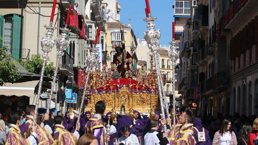 El Nazareno de los Pasos, por la calle Carretería.