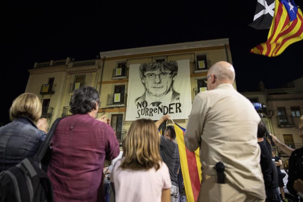 Fotogaleria: Amer es declara "territori lliure i sobirà" i diu que no estarà "sotmès" a Espanya