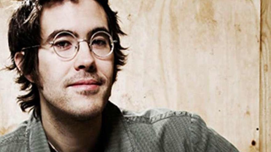 El cantautor Elvis Perkins.