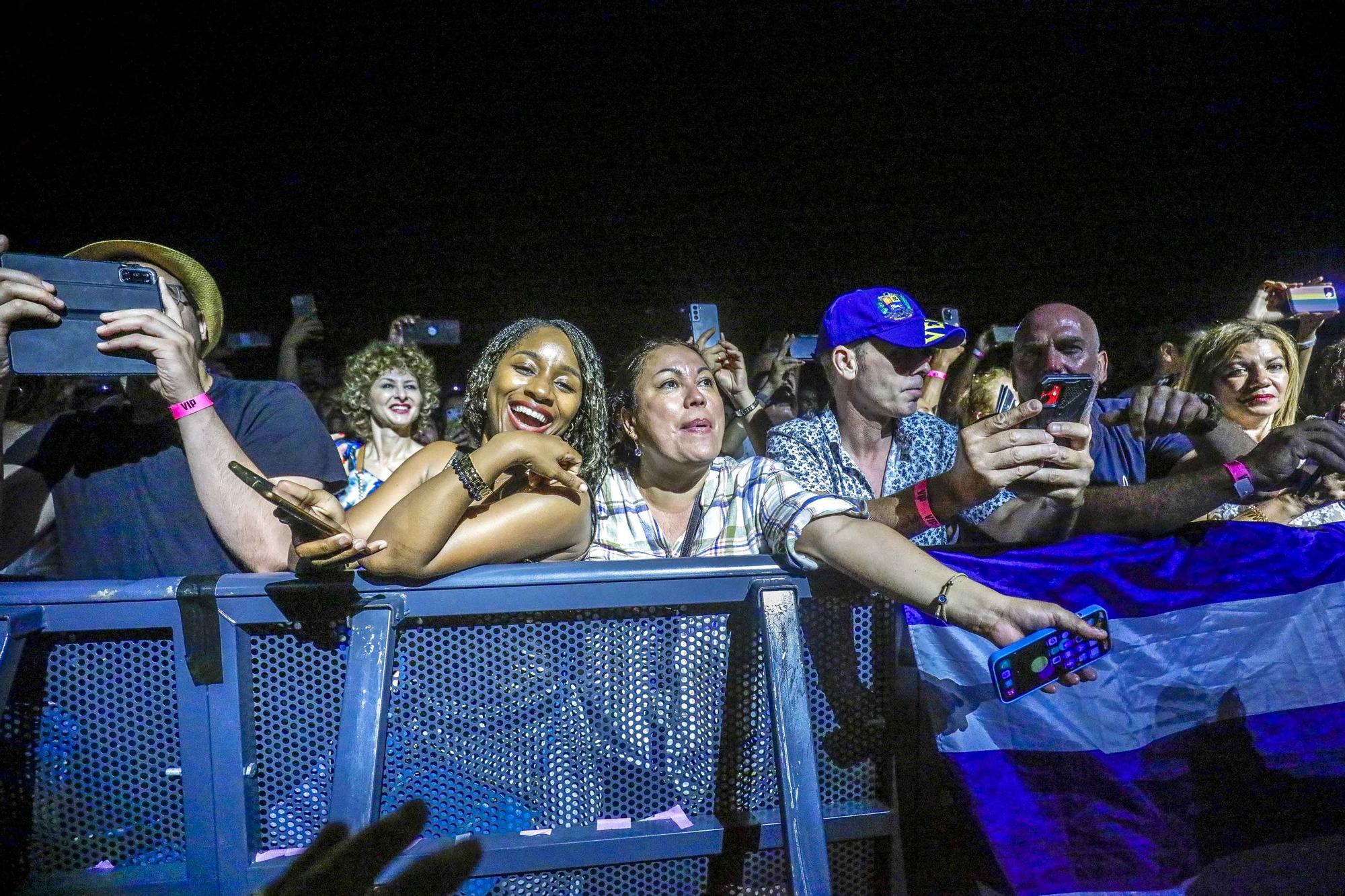 Marc Anthony ofrece su primer concierto en la isla ante 10.000 personas