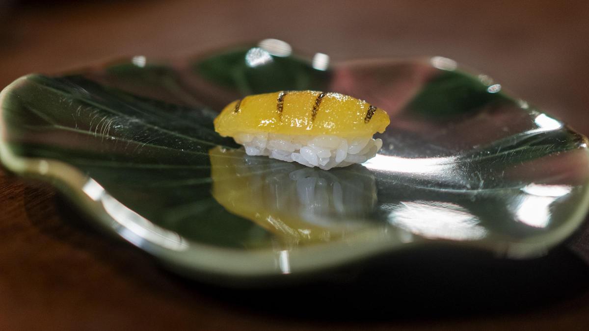 El 'nigiri' tigre de 'yuzu' de Dos Palillos.