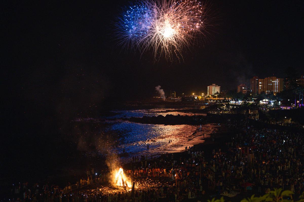 Hogueras de San Juan en Puerto de la Cruz