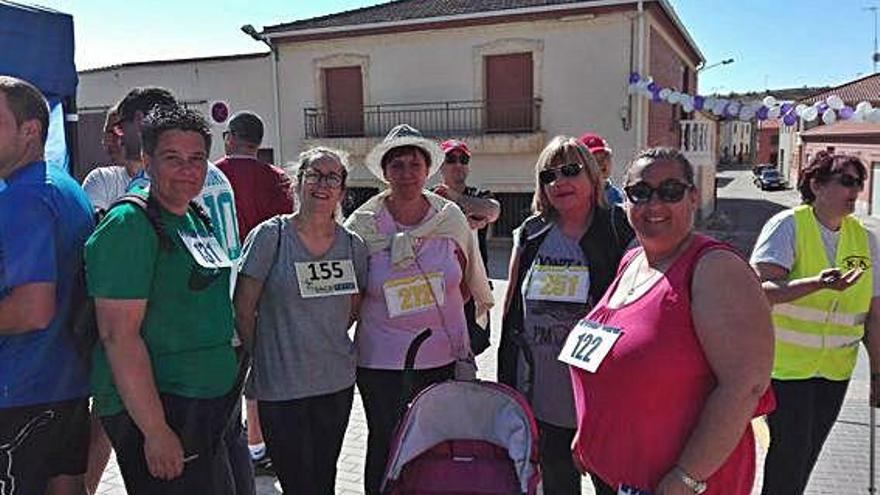 Algunas de las participantes en la marcha contra la violencia.