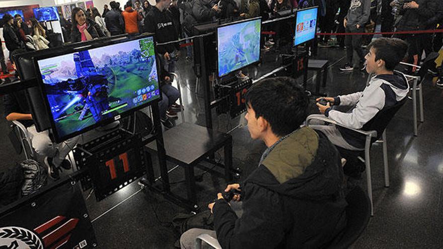 Imagen del público asistente a un encuentro de gaming y los Esports en el Centro de Congresos de Elche