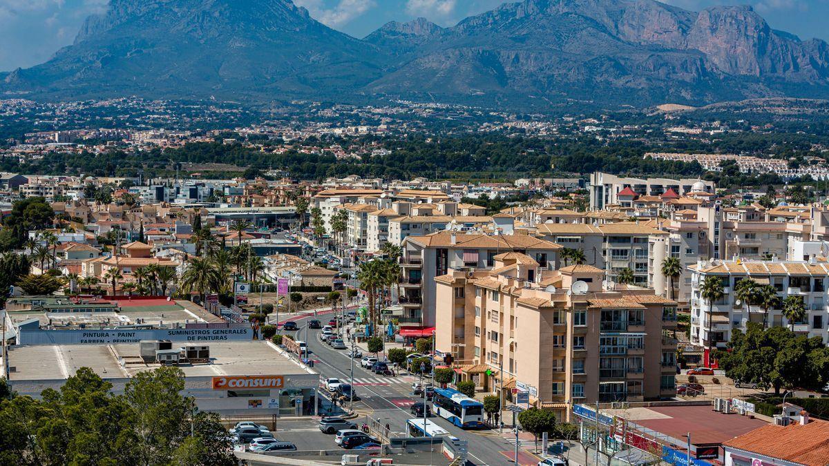 Un tramo de la avenida del Albir de l&#039;Alfàs del Pi cercano al lugar del suceso.