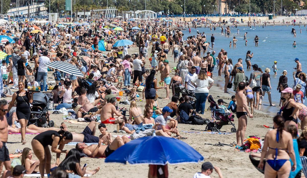 Playas llenas en el Domingo de Pascua