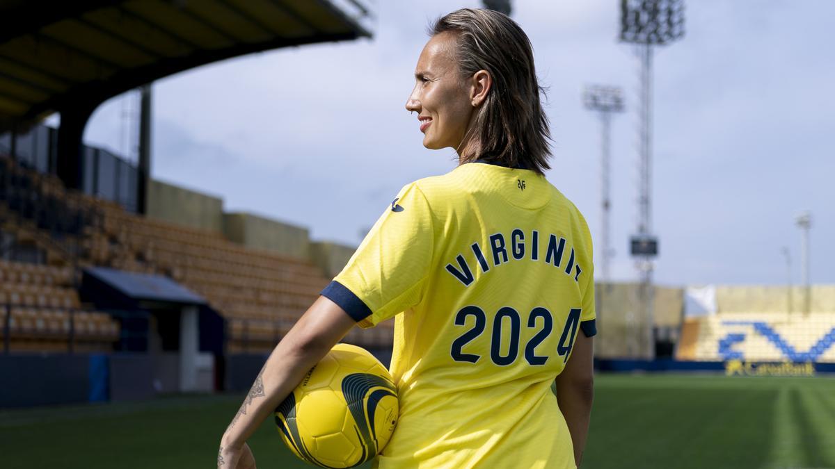 La centrocampista balear  Virginia Torrecilla defenderá la elástica del Villarreal esta temporada.