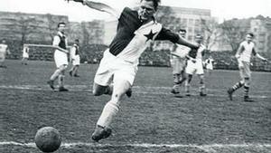 Bican, el davanter a qui els seus gols protegien dels totalitarismes