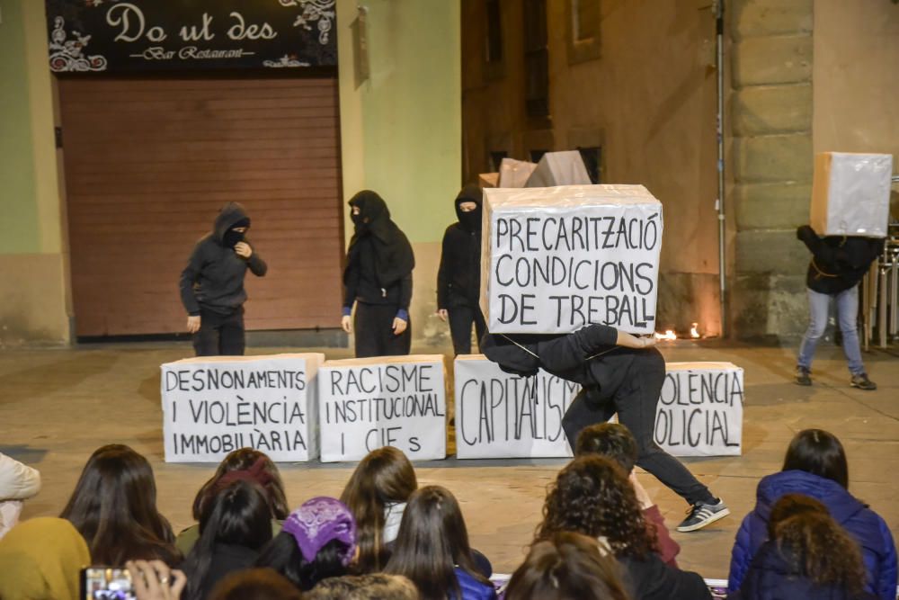 GALERIA | Manifestació feminista pel 8M a Manresa