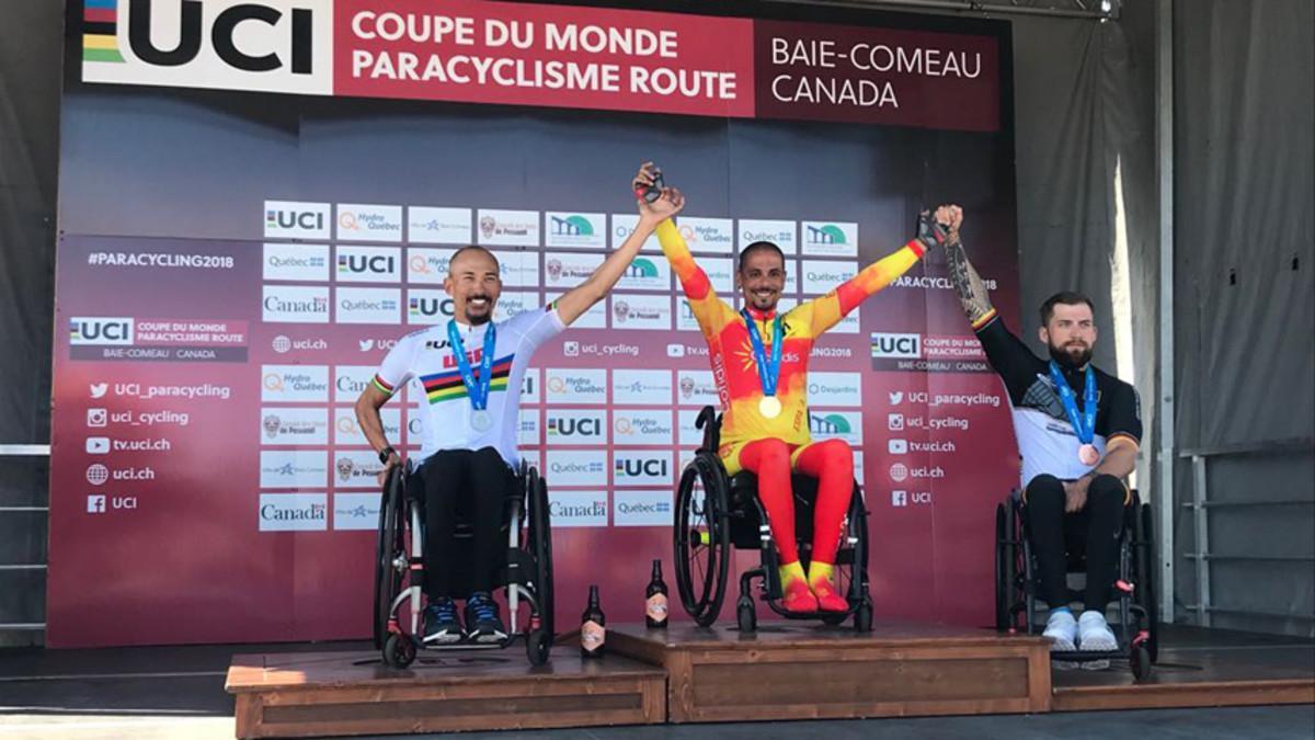 Sergi Garrote en el primer puesto del podio del Mundial de Ciclismo Adaptado disputado en Canadá