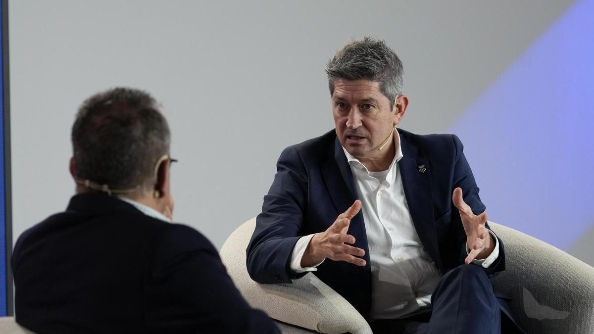 Afterwork con David Quirós, alcalde de L'Hospitalet de Llobregat, entrevistado por el director de El Periódico, Albert Sáez.