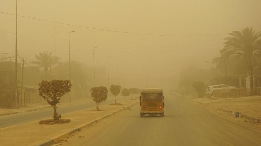 Imagen de Irak cubierto por la tormenta de arena