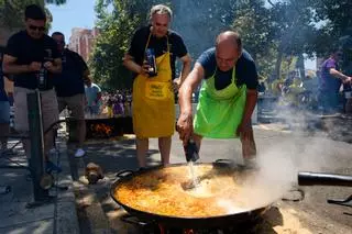 Vídeo: Los vecinos del Grau disfrutan del Concurso de paellas
