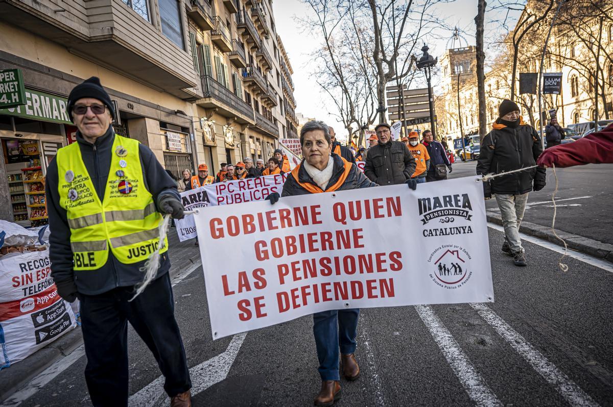 La Coordinadora de pensionistas se manifiesta por el centro de Barcelona