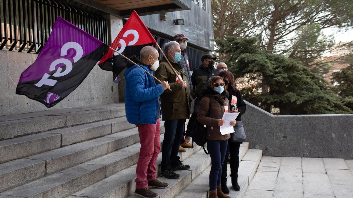 Miembros de la CGT, durante la rueda de prensa