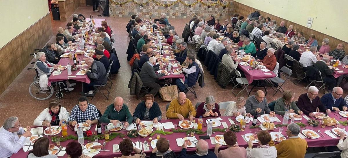 Almonacid de la Sierra celebró el 28 de diciembre el tradicional homenaje a sus mayores.