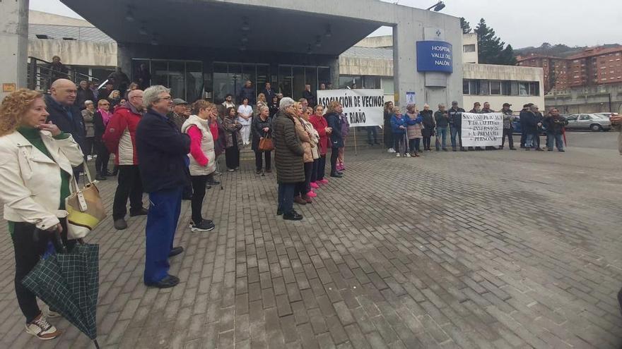 El traslado de anestesistas a Jarrio obliga a suspender intervenciones quirúrgicas en el hospital del Nalón, denuncian los vecinos