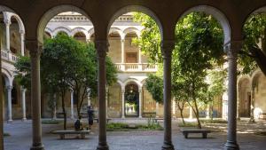 Claustro de la UB