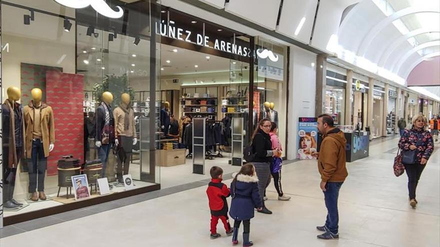 H&amp;M ya adapta el local del Ruta de la Plata, donde abrirá en el mes de marzo