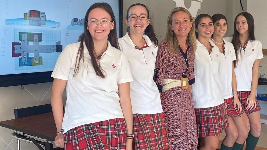 El equipo, integrado por Paula de Felis, Carla Flich, Alejandra Roselló, María Roselló y Judith Usó, con el apoyo de su profesora Paula Baixauli, presentó una propuesta al reto de Telecomunicaciones.