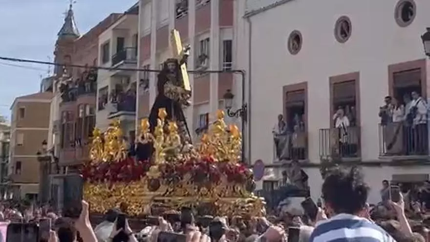 Paso 'redoblao' al Nazareno de Priego