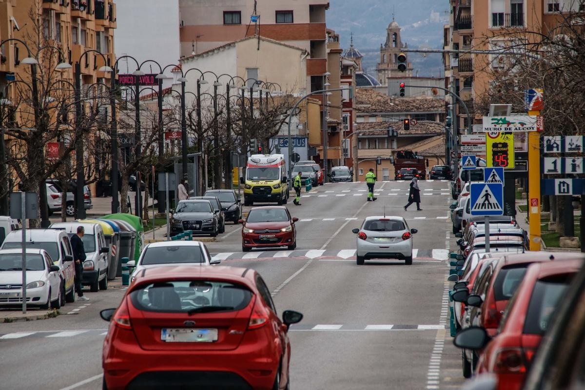 Travesía urbana de Muro en la CV-700, de titularidad municipal desde hace algunos años.