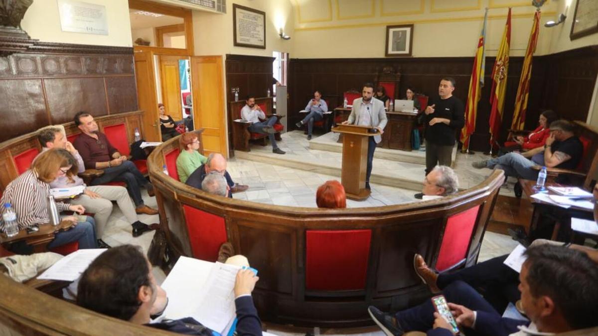 El alcalde durante una intervención en el pleno de ayer.