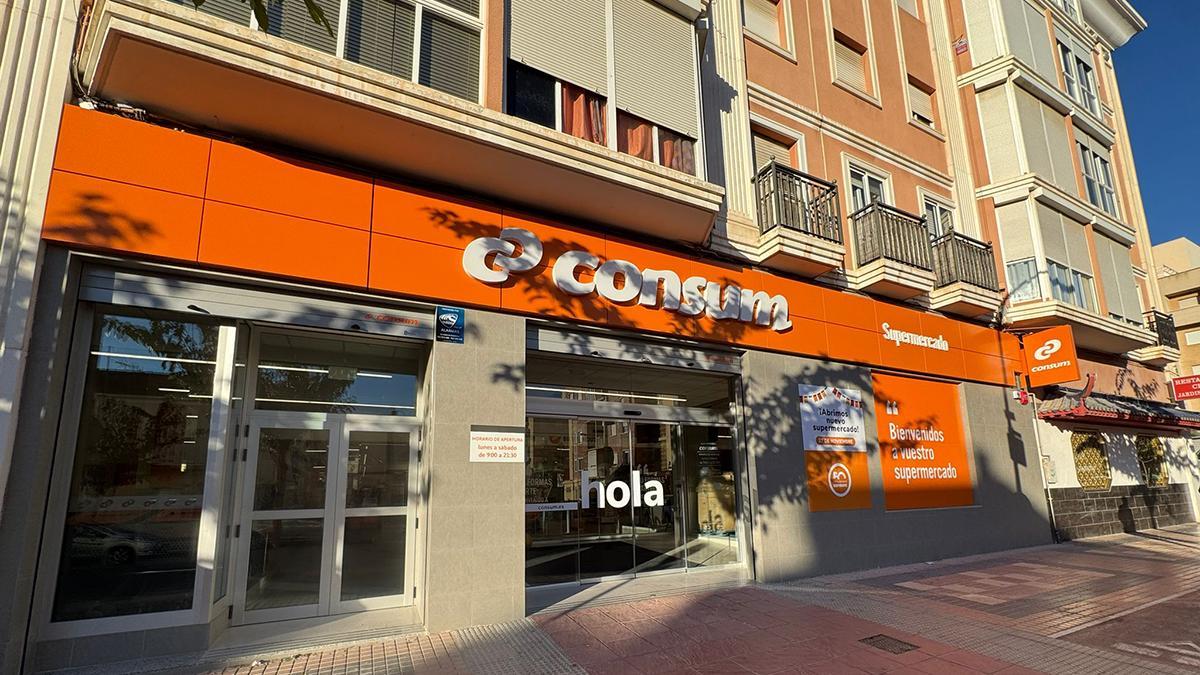 Fachada del nuevo Consum de Cartagena.