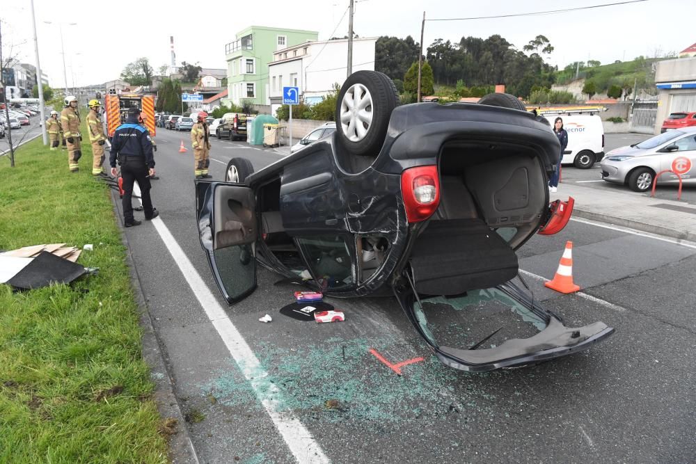 Aparatoso accidente en la avenida de Finisterre