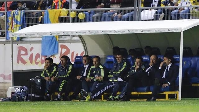 rpaniagua32043095 real madrid s coach rafael benitez 2nd r sits at151203003046