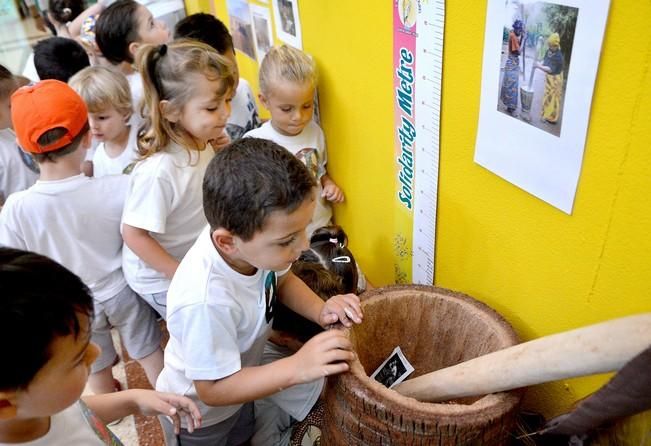 18/03/2016 OJOS DE GARZA, TELDE. Carrera solidaria en el CEIP Lucia Jimenez para construir escuelas en Mozambique. Foto: SANTI BLANCO