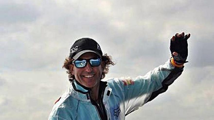 Álvaro de Marichalar detiene su vuelta al mundo para promocionar “Mar de Santiago”