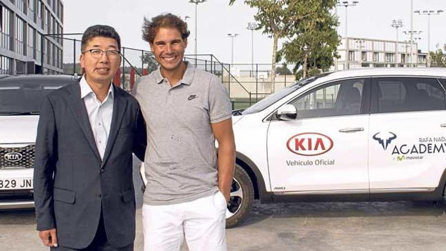 Nadal junto a Kyung Hyeon Kim, presidente de Kia Motors Iberia.